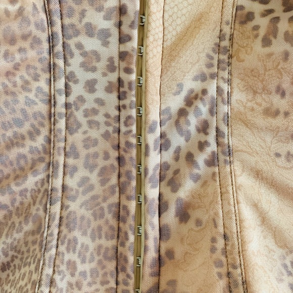 Black Lace and animal print bustier - Picture 4 of 6